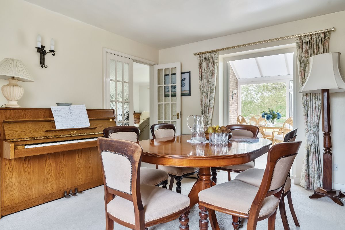 3 bed detached house for sale in Ebblemead, Salisbury 2