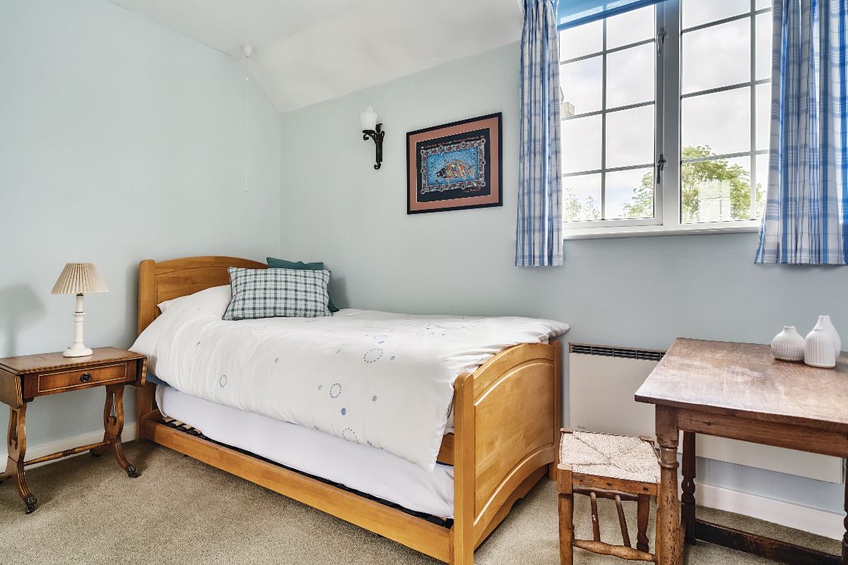 3 bed detached house for sale in Ebblemead, Salisbury  - Property Image 10