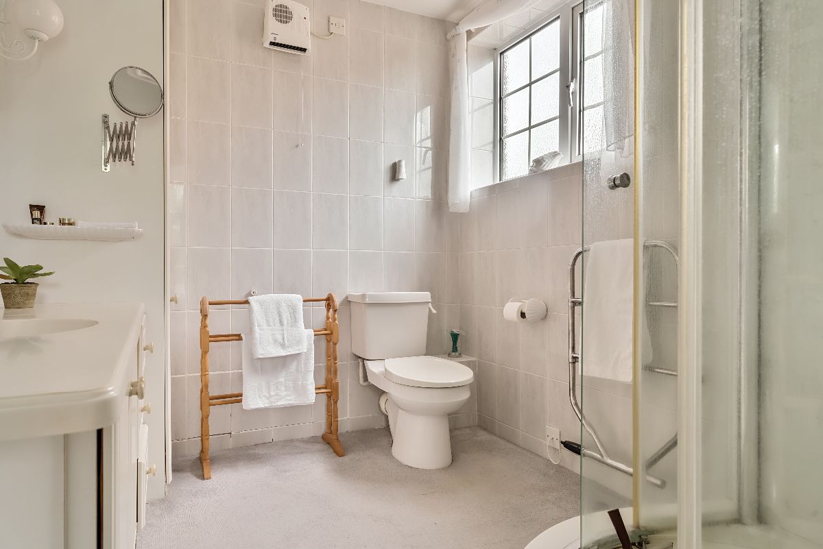 3 bed detached house for sale in Ebblemead, Salisbury  - Property Image 9