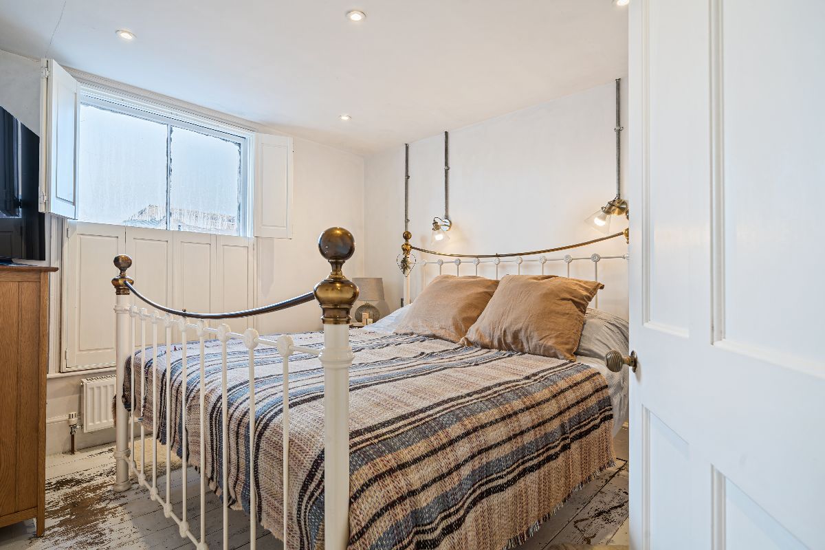 3 bed character property for sale in 31 West Street, Wilton, Salisbury  - Property Image 7