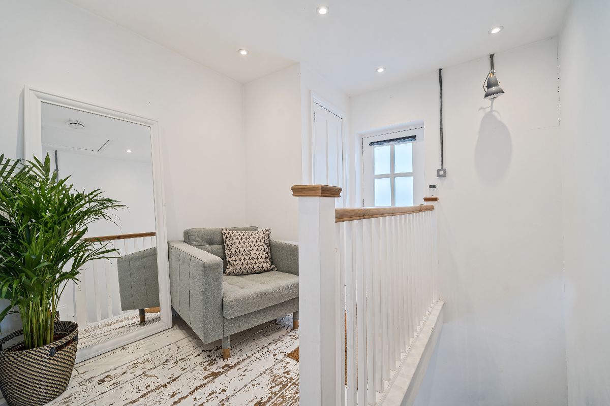 3 bed character property for sale in 31 West Street, Wilton, Salisbury  - Property Image 9