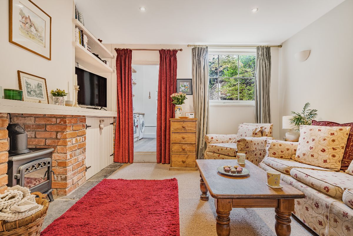 2 bed cottage for sale in North Street, Wilton, Salisbury - Property Image 1