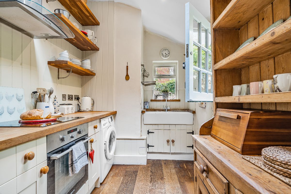 2 bed cottage for sale in North Street, Wilton, Salisbury  - Property Image 2