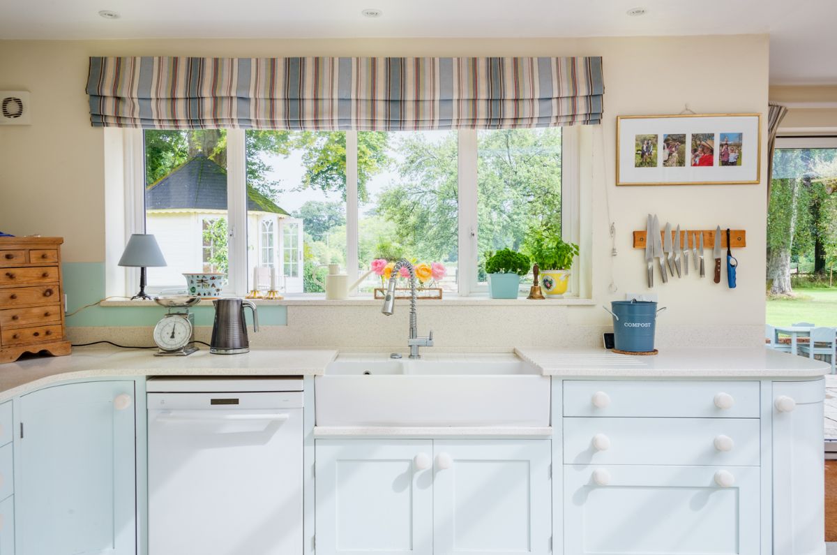 5 bed character property for sale in The Clock House 8