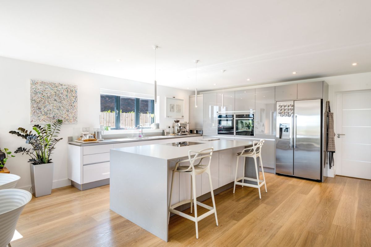 4 bed detached house for sale in Clarendon Rise, High Road, Britford, Salisbury 3