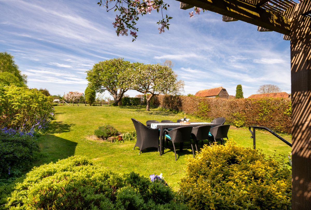 5 bed character property for sale in Brambles, South Street, Great Wishford, Salisbury  - Property Image 3