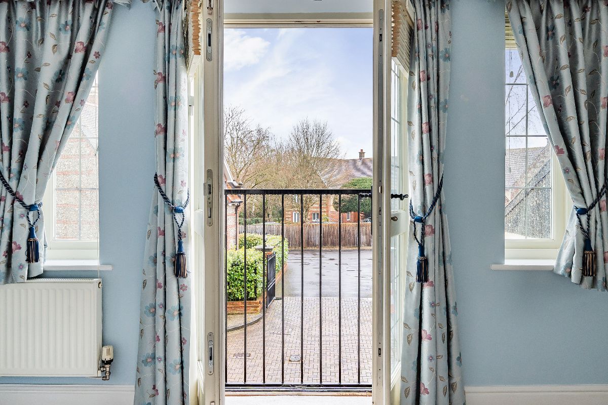 2 bed flat for sale in Florence Court, Wilton, Salisbury  - Property Image 2