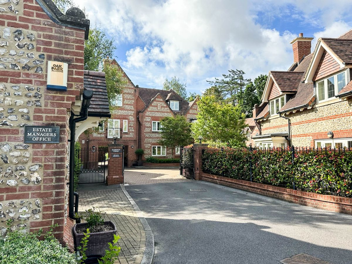 2 bed flat for sale in Florence Court, Wilton, Salisbury 11