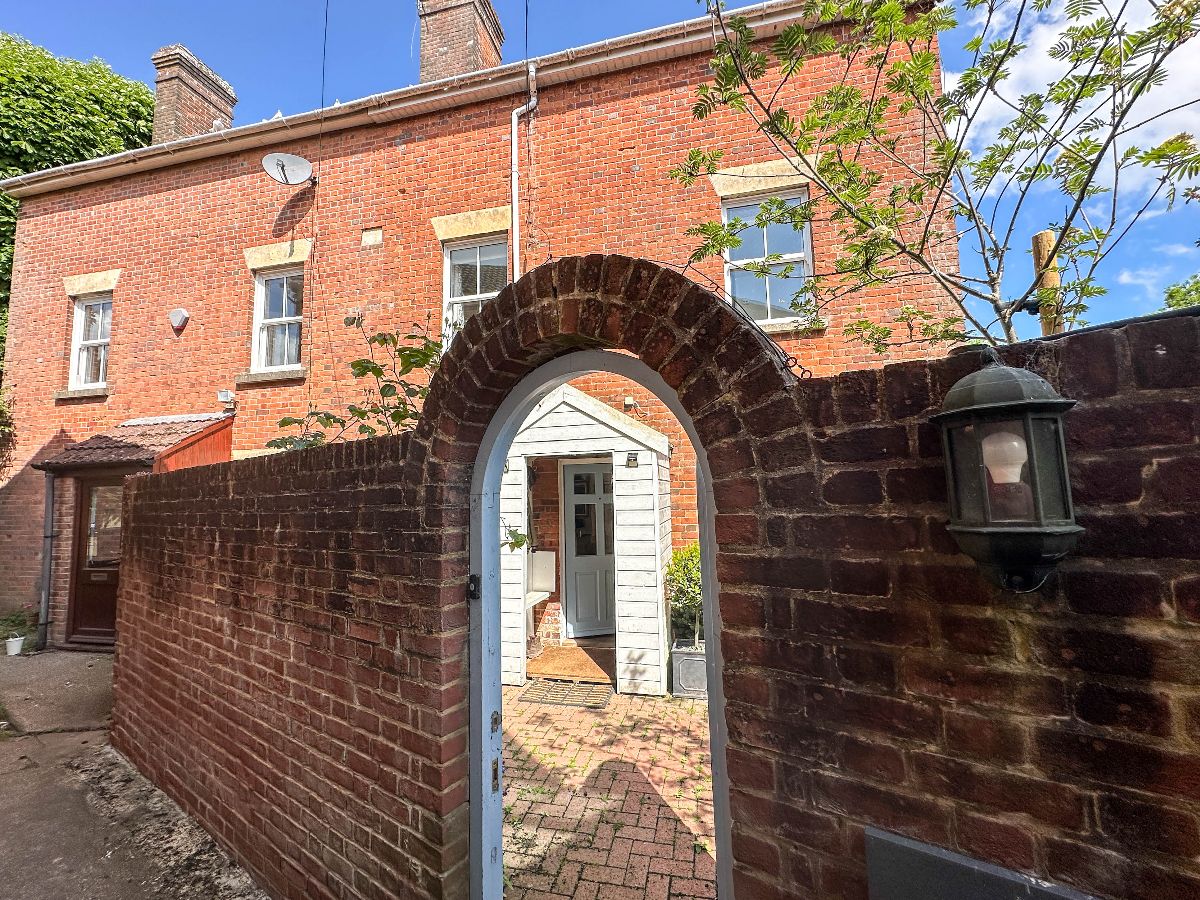 2 bed house for sale in North Street, Wilton, Salisbury - Property Image 1