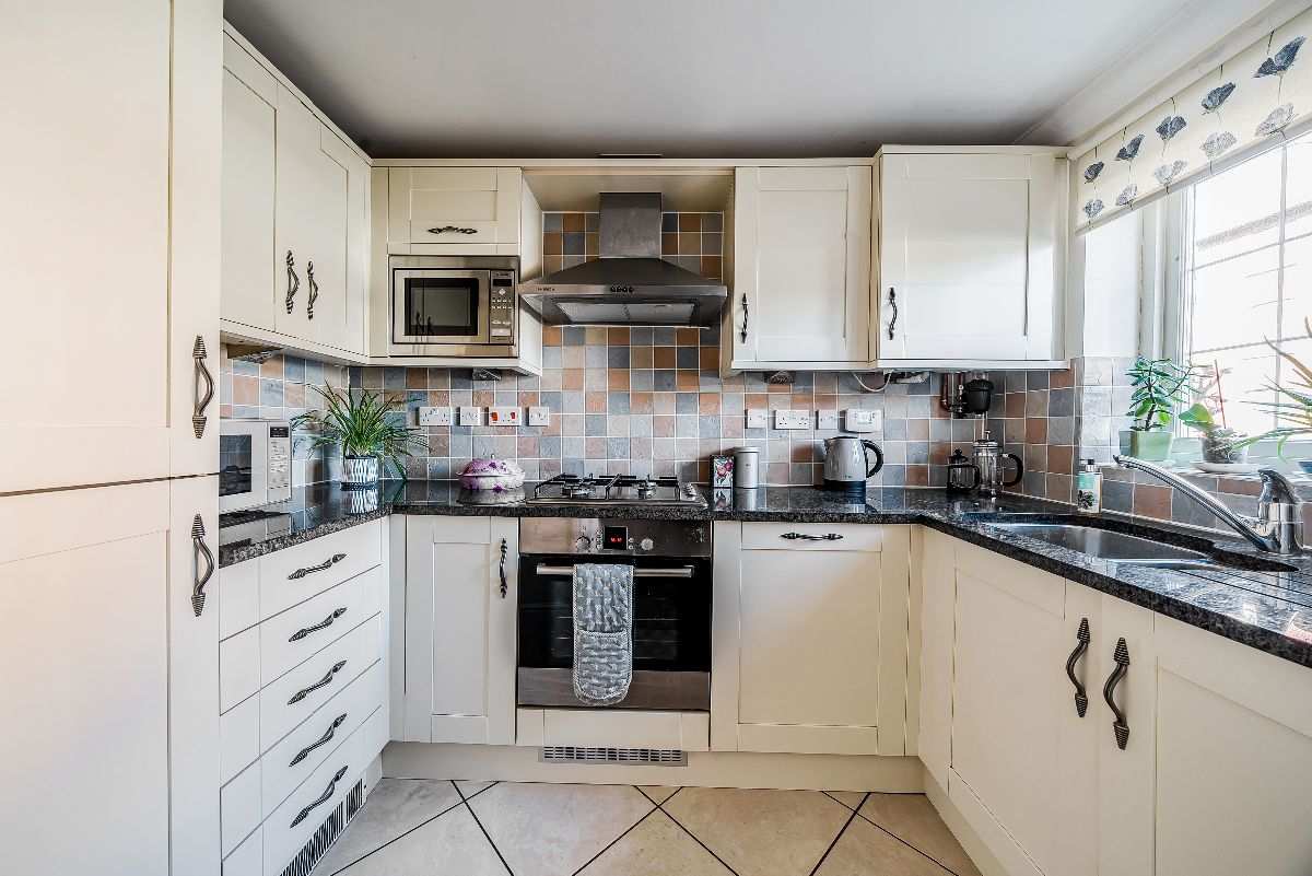 3 bed house for sale in Florence Mews, Wilton, Salisbury  - Property Image 3