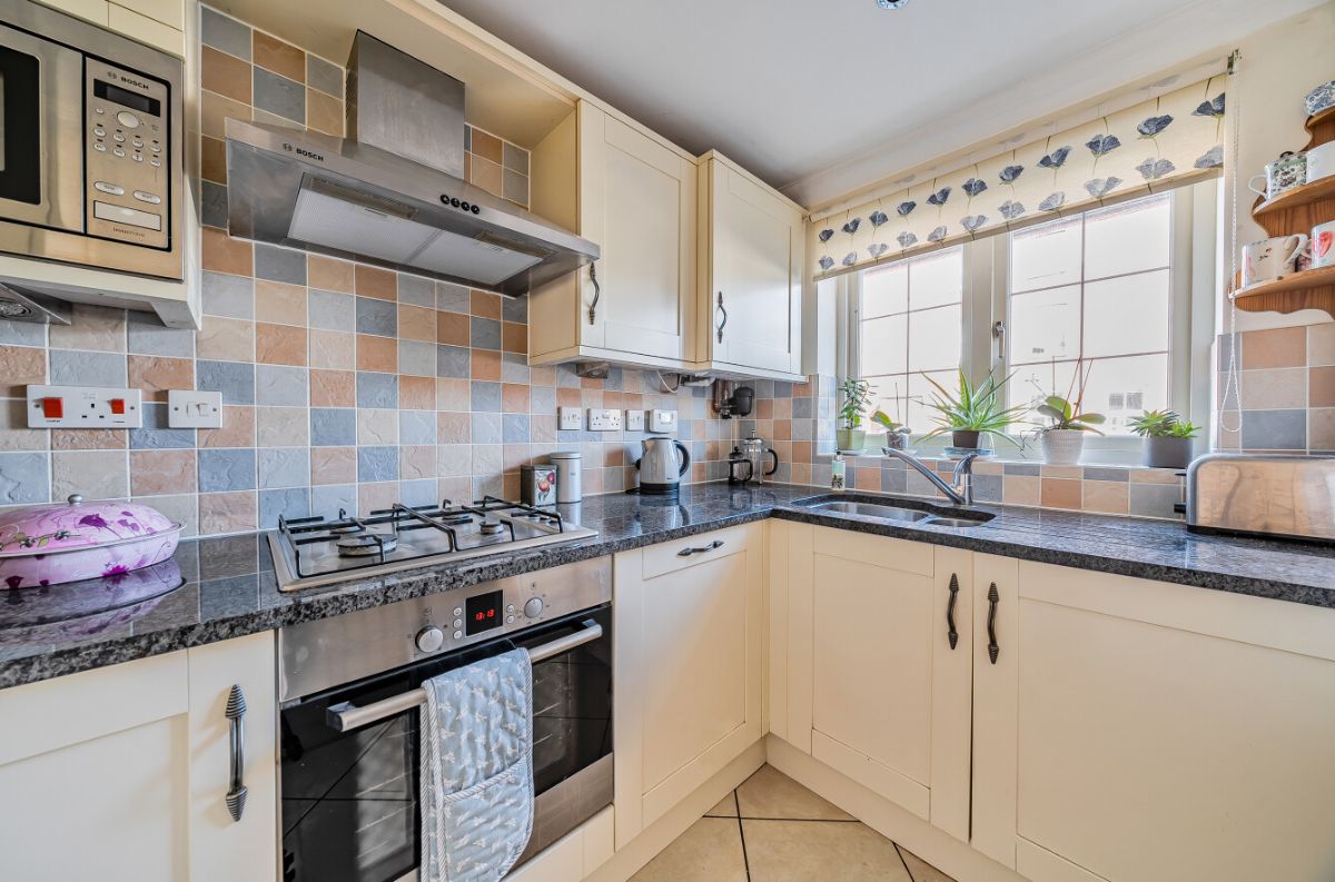 3 bed house for sale in Florence Mews, Wilton, Salisbury  - Property Image 4