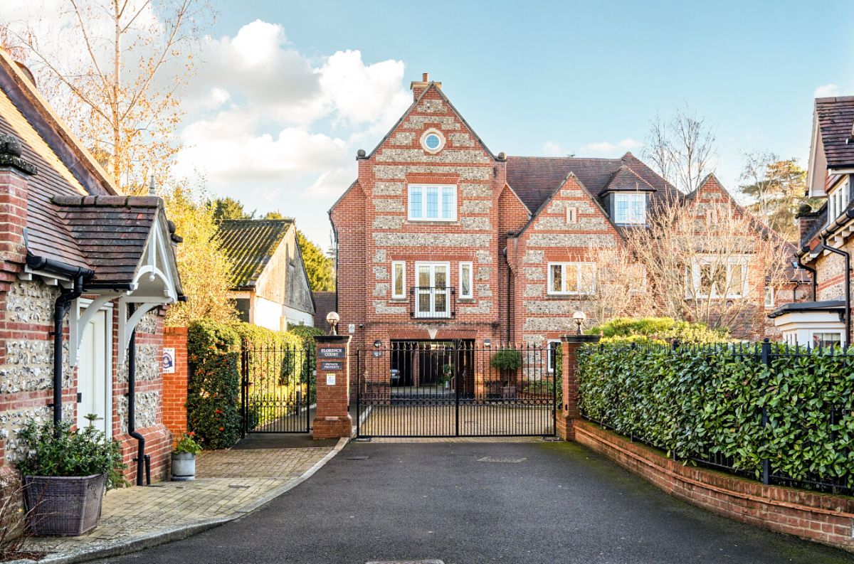 3 bed house for sale in Florence Mews, Wilton, Salisbury 14