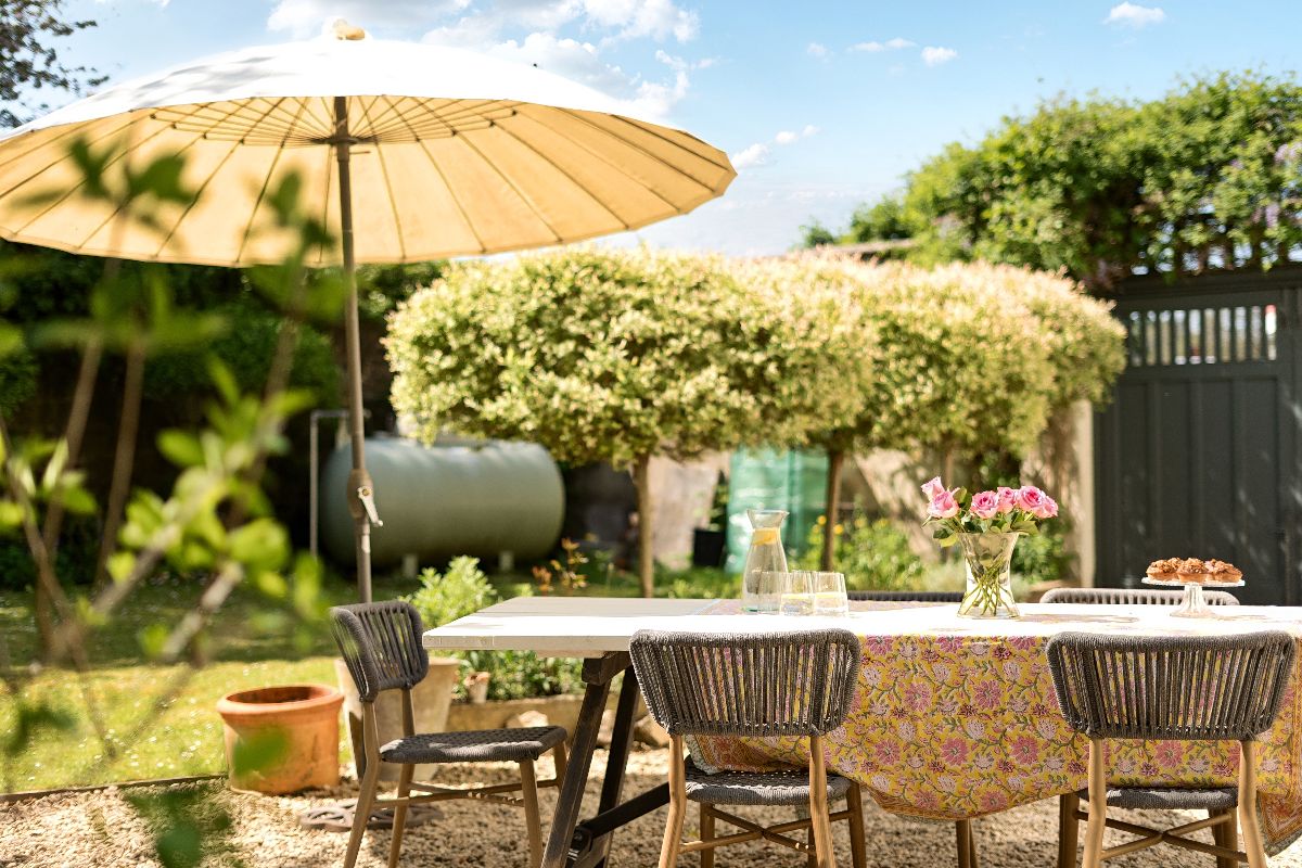 3 bed character property for sale in Bridge House, Tisbury, Salisbury 1