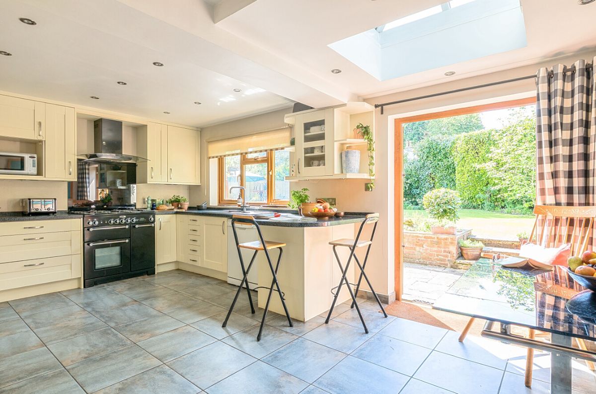 5 bed house for sale in Rock Lane, Warminster  - Property Image 11