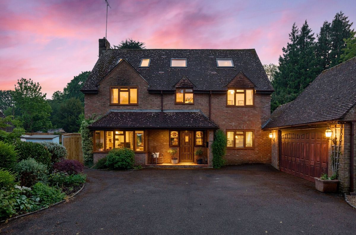 5 bed house for sale in Rock Lane, Warminster  - Property Image 1