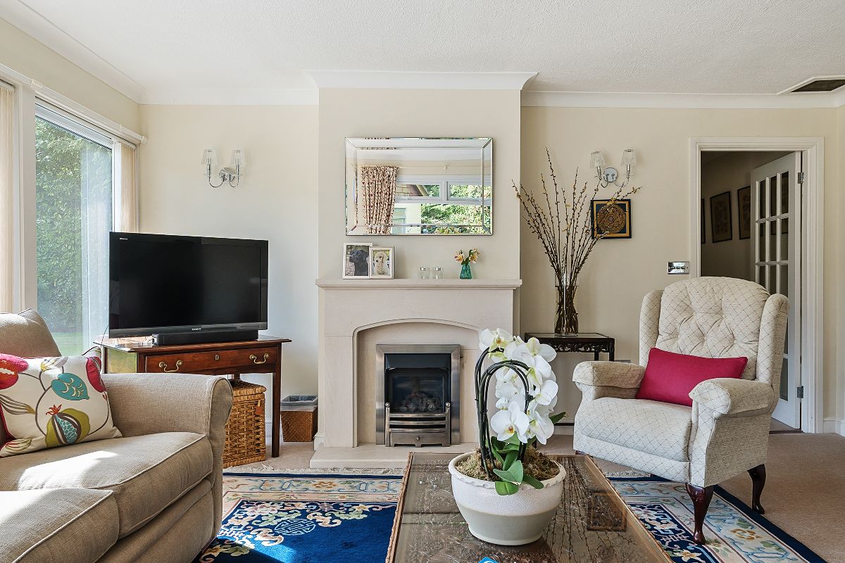 3 bed bungalow for sale in Rock Lane, Warminster 3