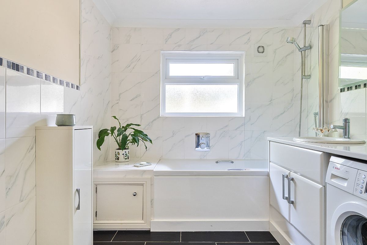 3 bed bungalow for sale in Rock Lane, Warminster  - Property Image 8