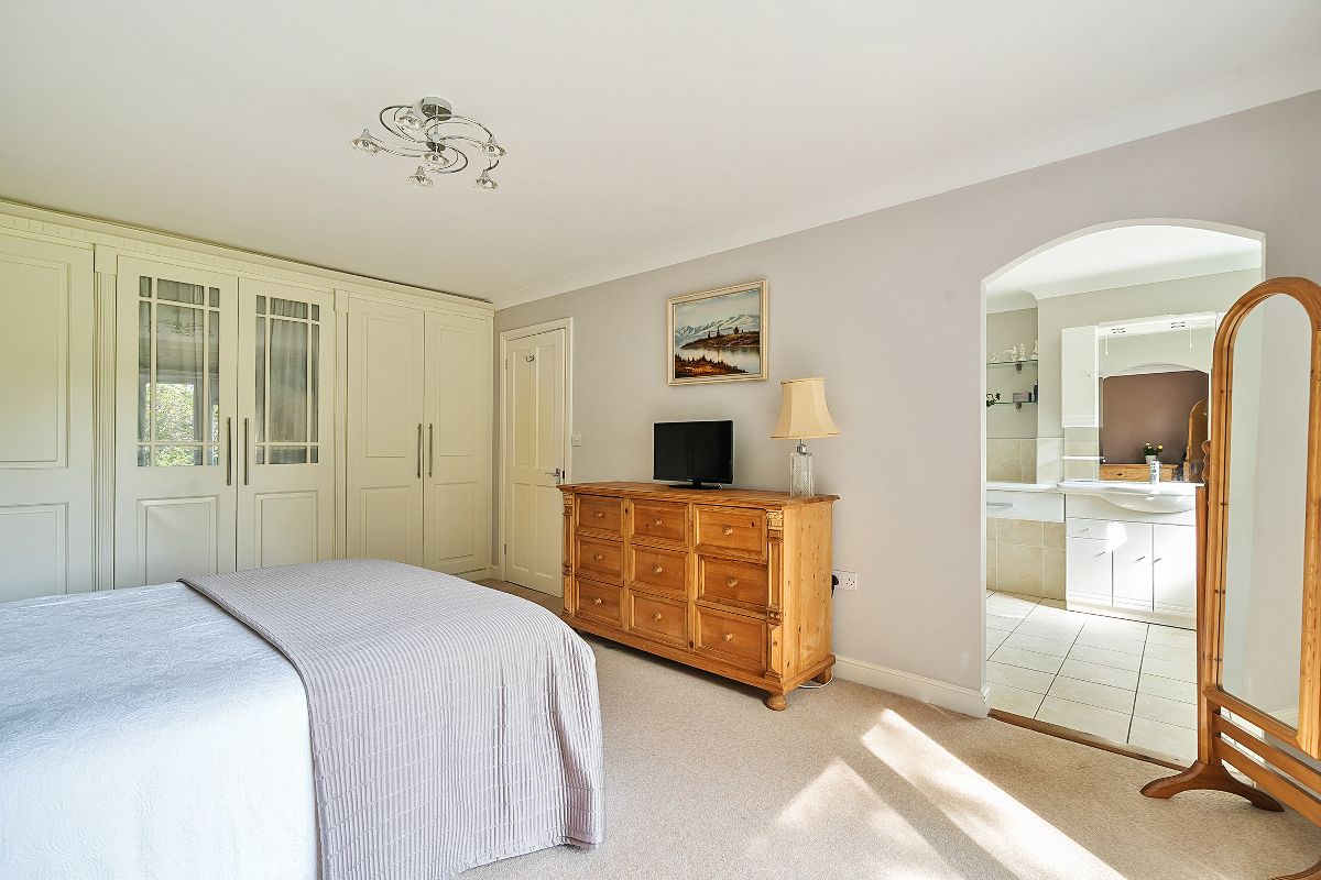 3 bed bungalow for sale in Rock Lane, Warminster 8