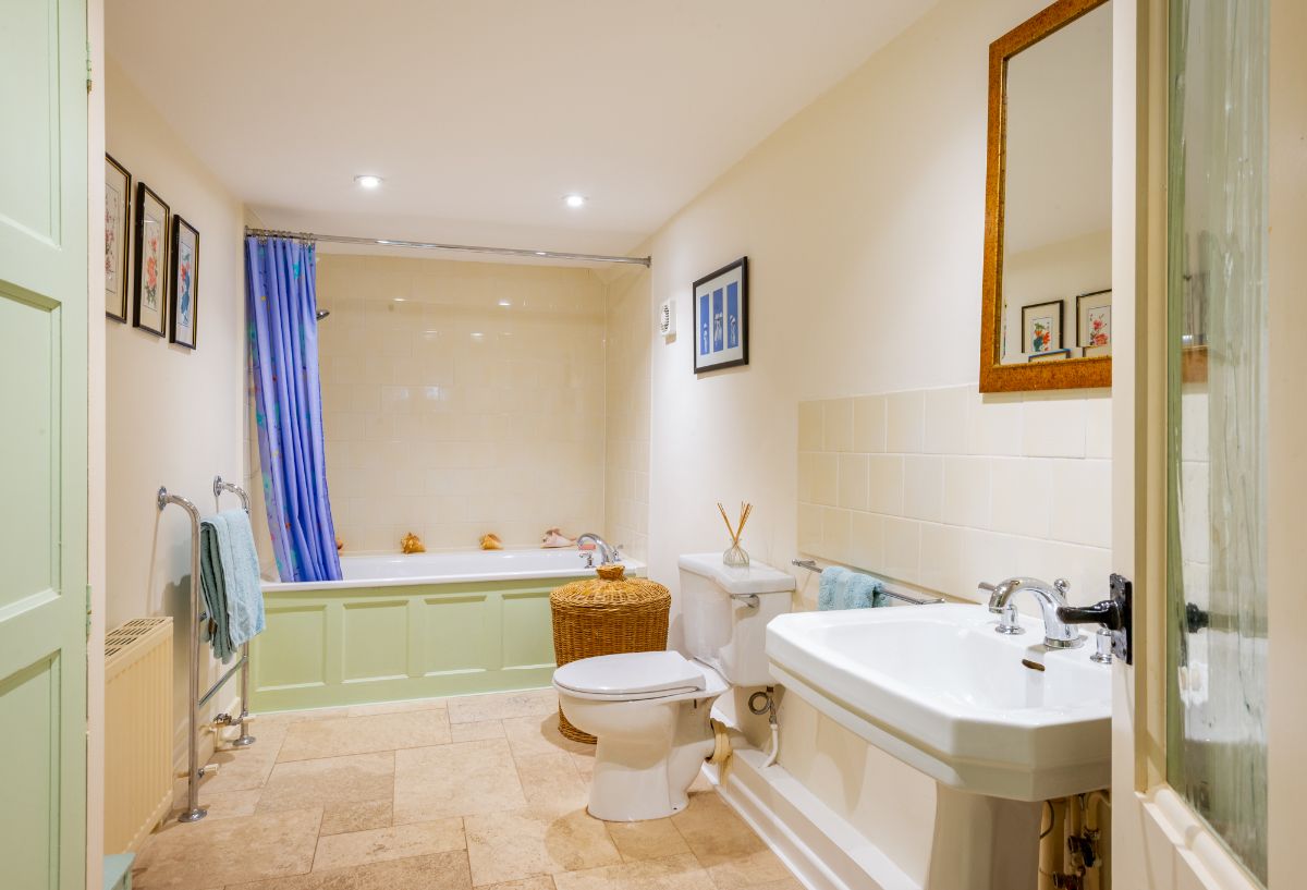 5 bed house for sale in Coombe Cottage, Hanging Langford Salisbury 9