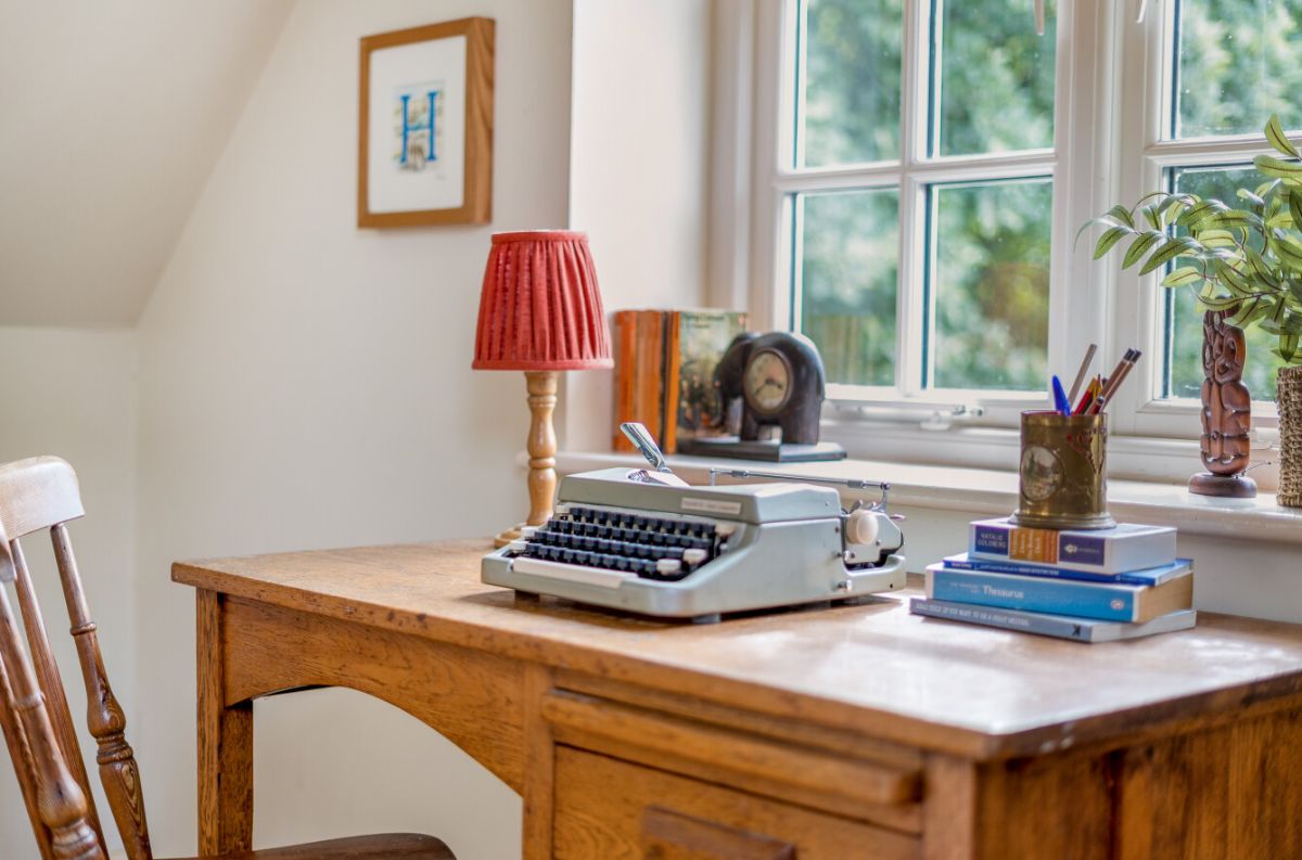 5 bed house for sale in The Old School, Winterbourne Stoke 28