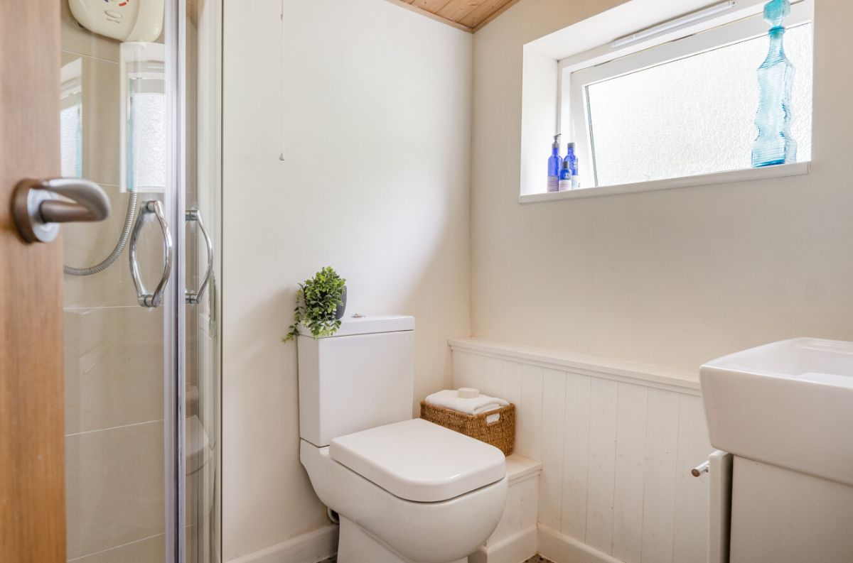 5 bed house for sale in The Old School, Winterbourne Stoke 23