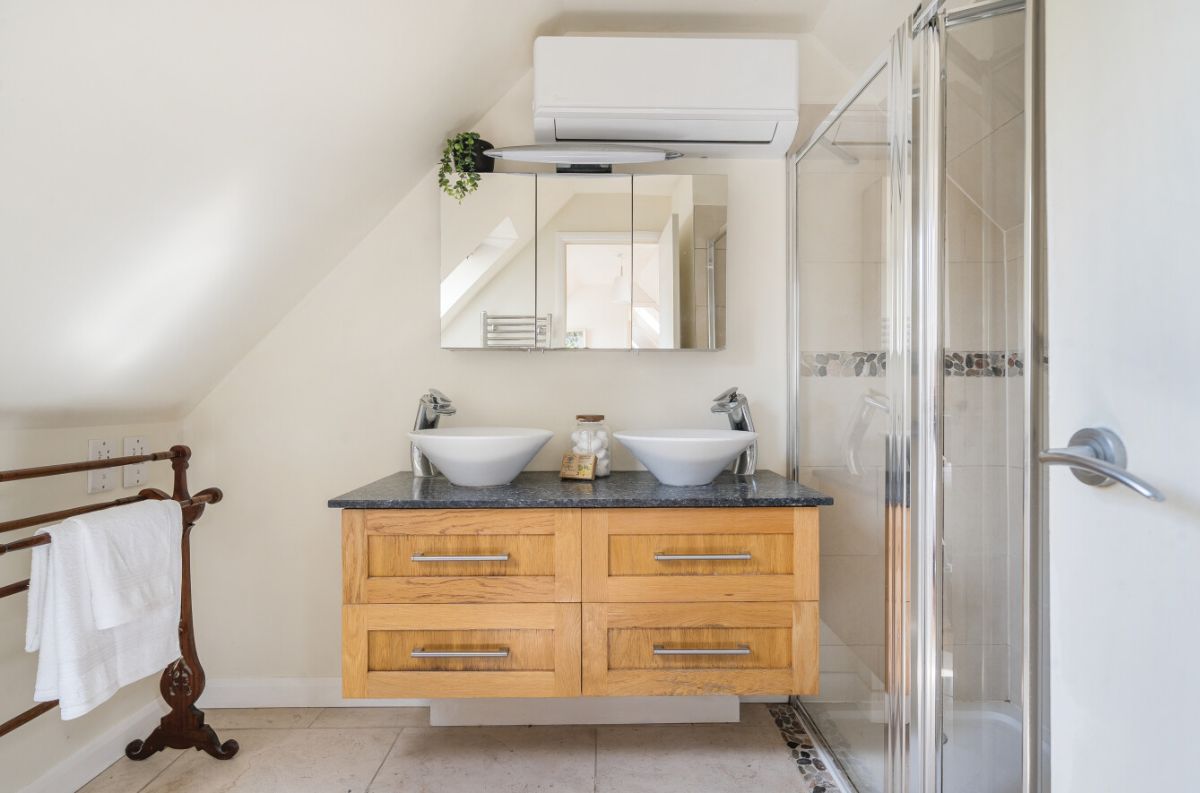 5 bed house for sale in The Old School, Winterbourne Stoke 26