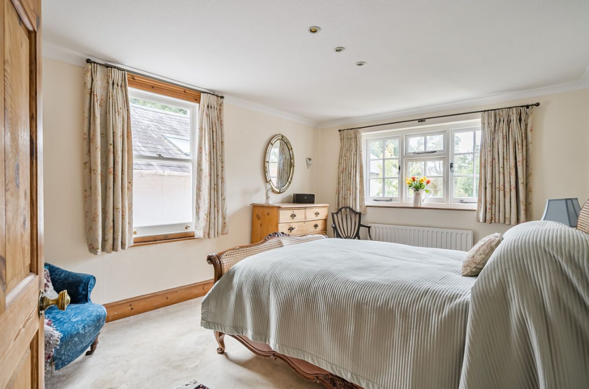 3 bed semi-detached house for sale in West Street, Wilton, Salisbury 22