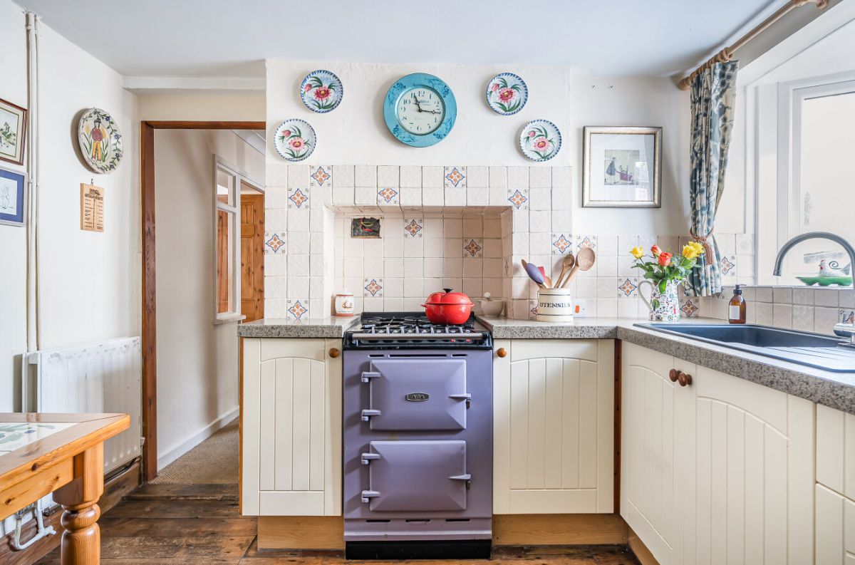 3 bed semi-detached house for sale in West Street, Wilton, Salisbury  - Property Image 16