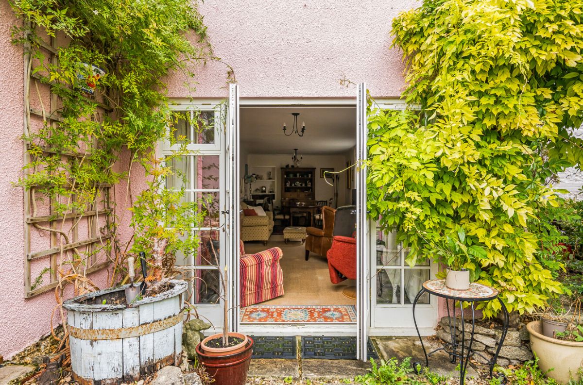 3 bed semi-detached house for sale in West Street, Wilton, Salisbury  - Property Image 12