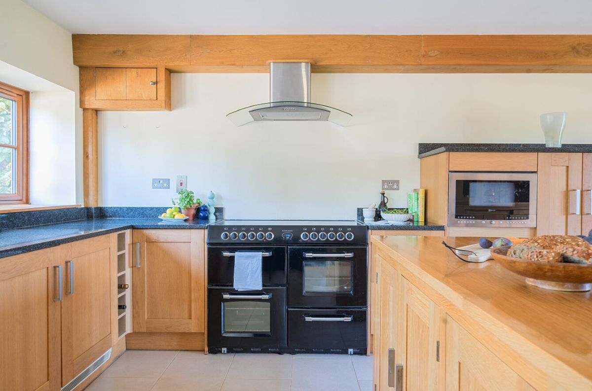 3 bed character property for sale in Field Barn, Fisherton De La Mere, Warminster 8