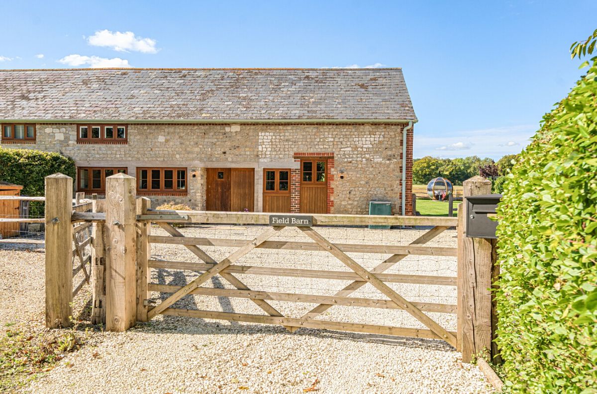 3 bed character property for sale in Field Barn, Fisherton De La Mere, Warminster 1