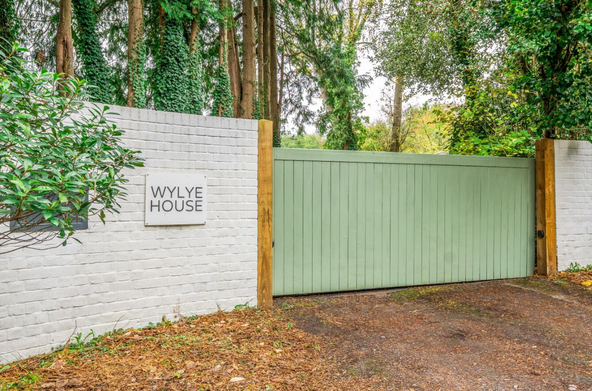 6 bed detached house for sale in Wylye House, Crockerton, Warminster 1