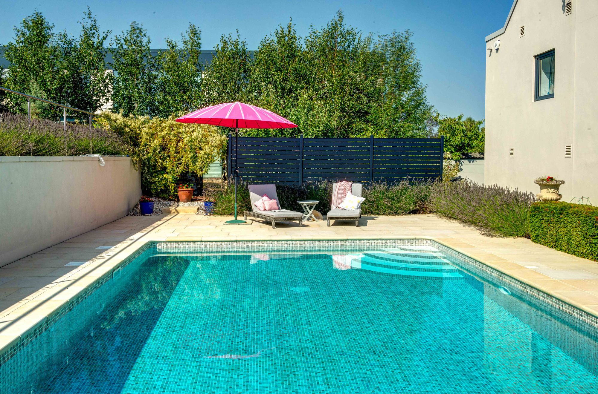 6 bed country house for sale in Field House 16
