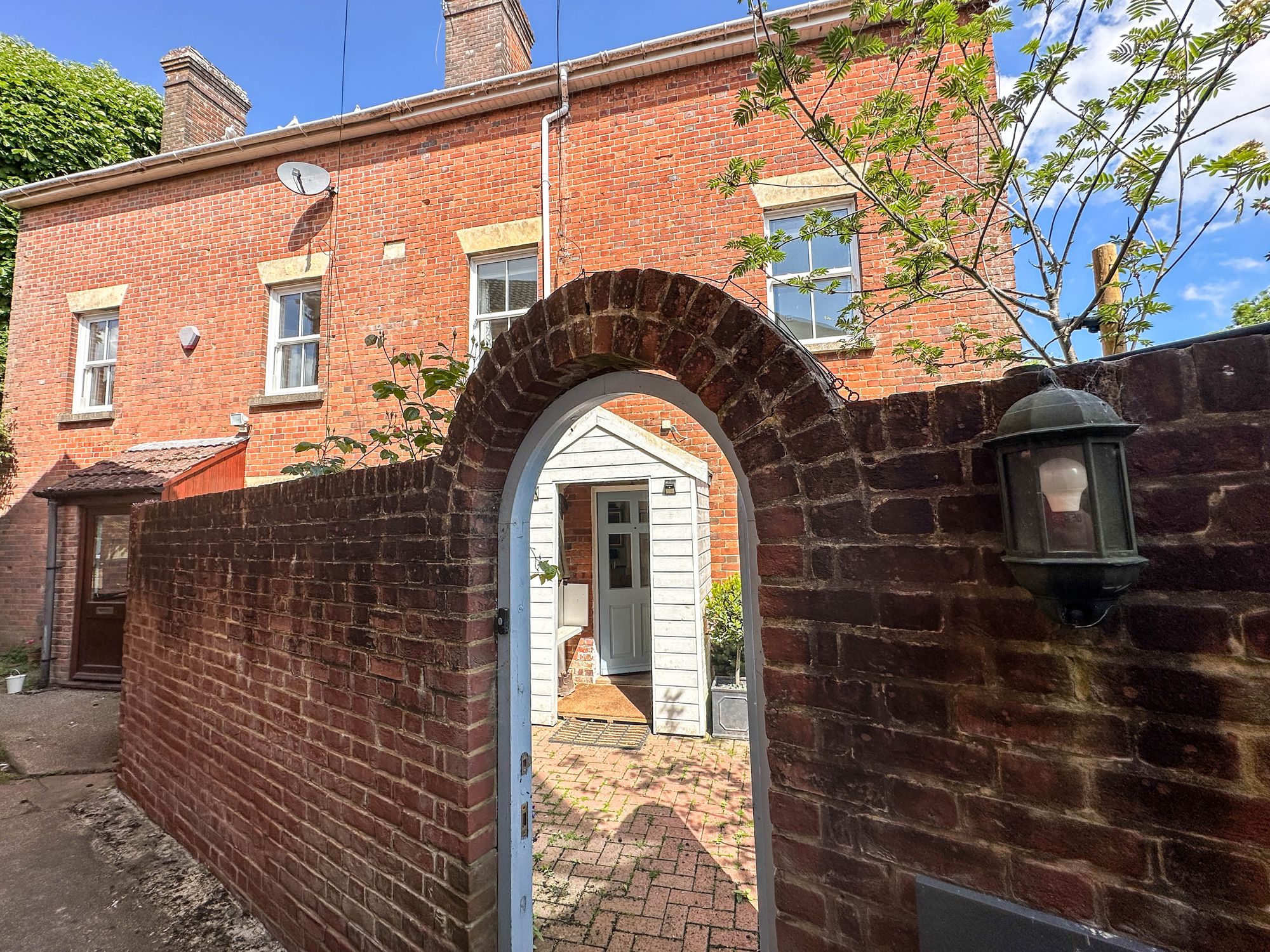 2 bed semi-detached house for sale in North Street, Wilton, SP2 - Property Image 1