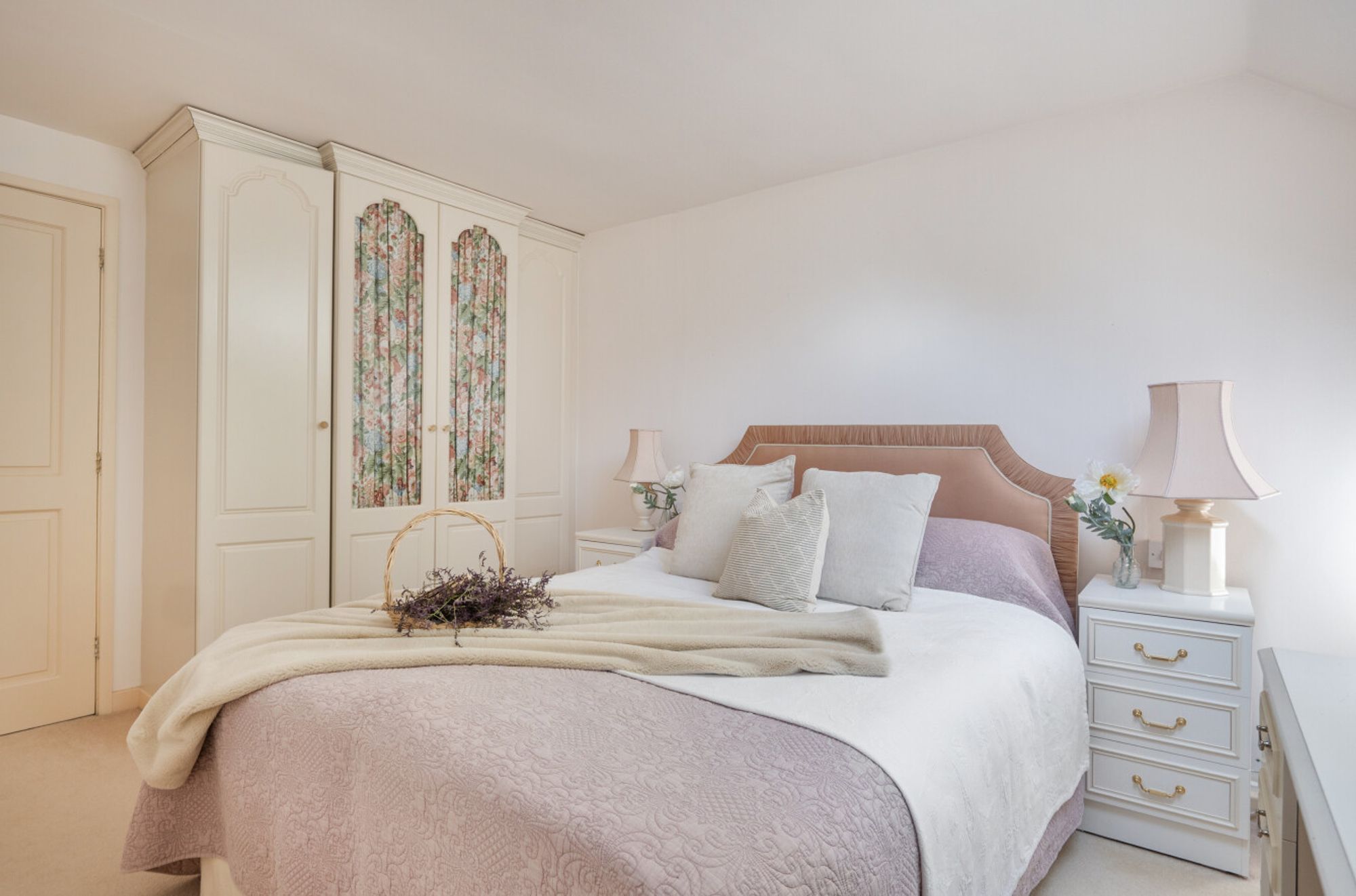 2 bed end of terrace house for sale in West Street, 29 West Street, SP2 17
