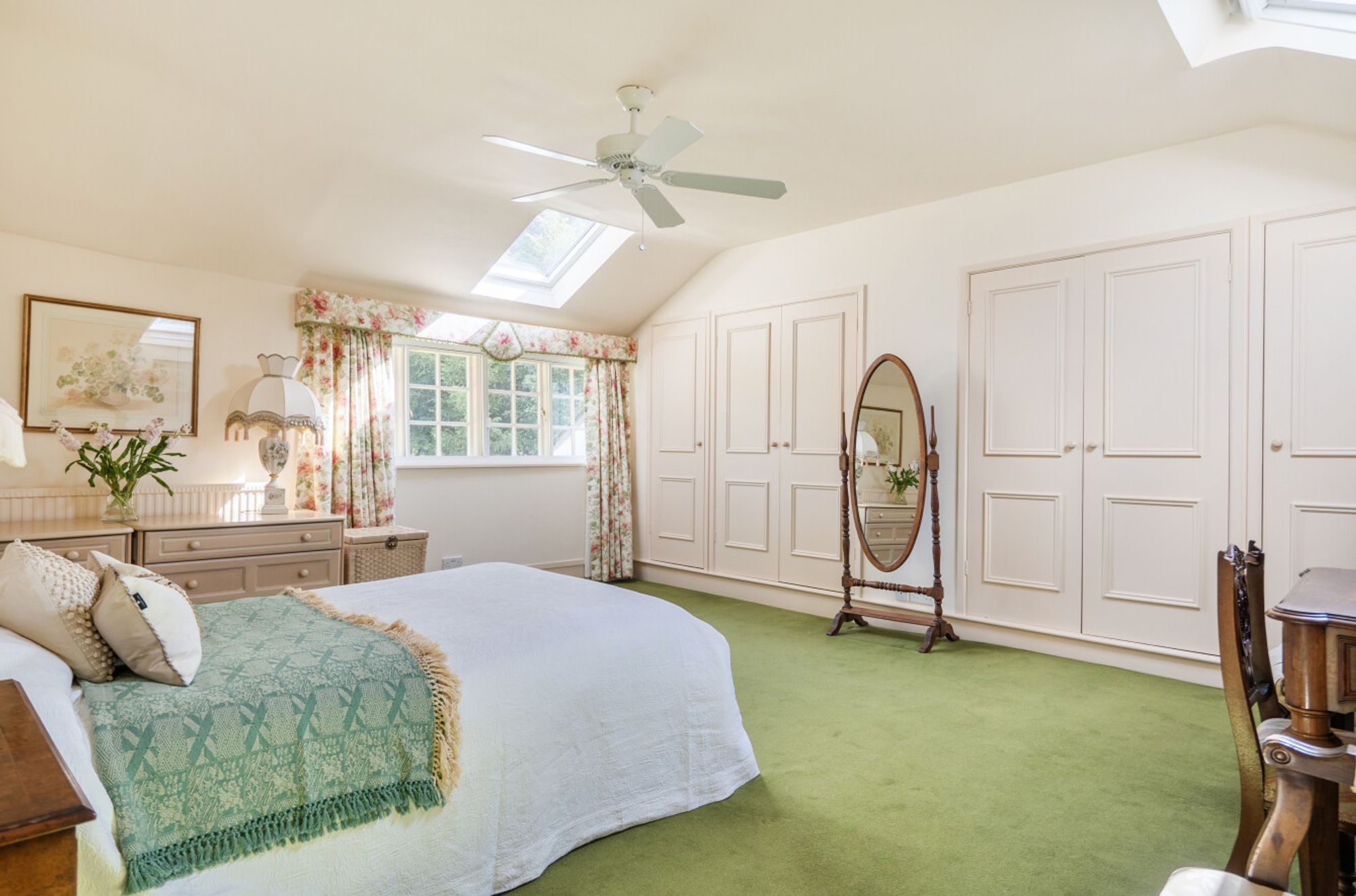 2 bed end of terrace house for sale in West Street, 29 West Street, SP2 21