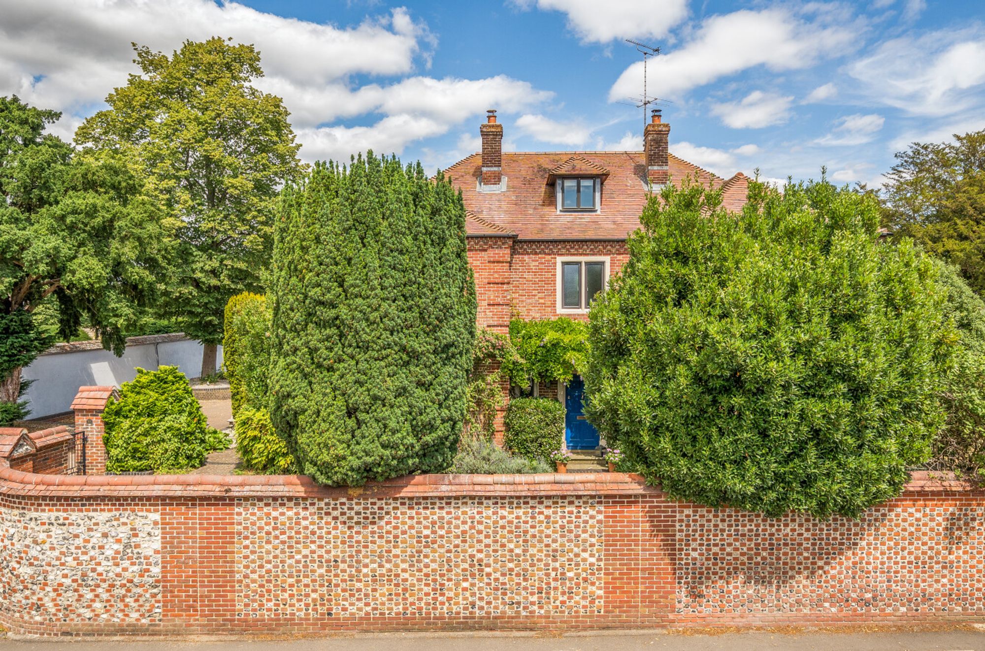 6 bed detached house for sale in 41 Salisbury Road, Amesbury, SP4 - Property Image 1