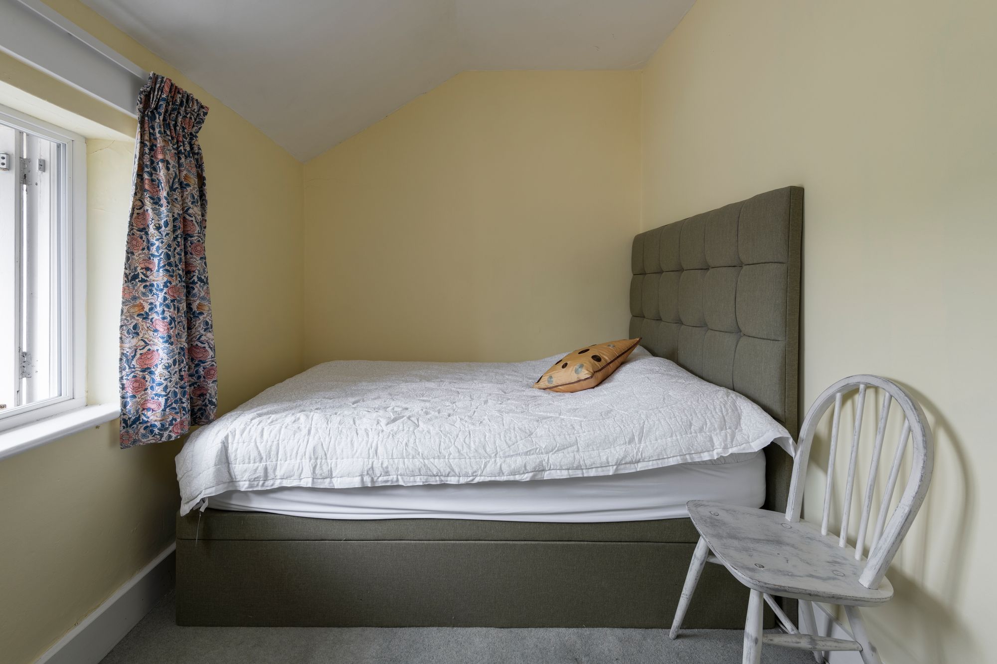 2 bed terraced house for sale in North Street, Wilton, SP2 15