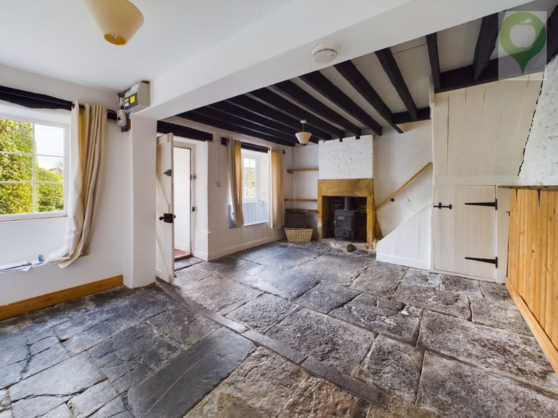 2 bed cottage to rent in Silver Street, South Petherton 1