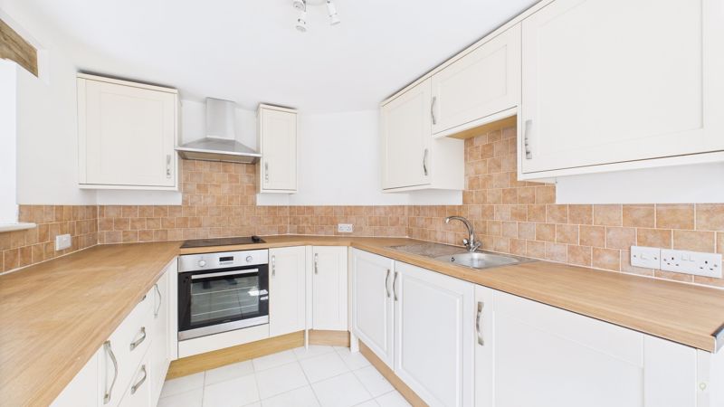 2 bed bungalow to rent in St James Mews, South Petherton 1