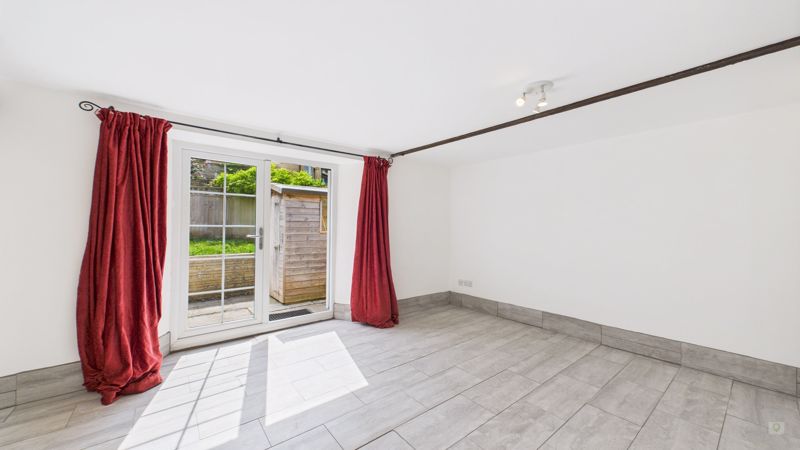 2 bed bungalow to rent in St James Mews, South Petherton 2