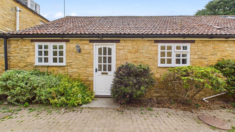 2 bed bungalow to rent in St James Mews, South Petherton  - Property Image 1