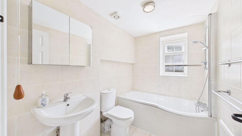 2 bed bungalow to rent in St James Mews, South Petherton  - Property Image 5