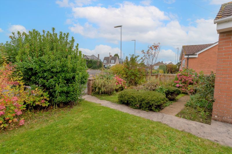 2 bed bungalow to rent in Stiby Road, Yeovil  - Property Image 8