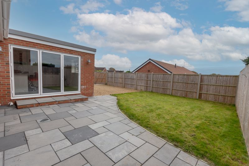 2 bed bungalow to rent in Stiby Road, Yeovil 6