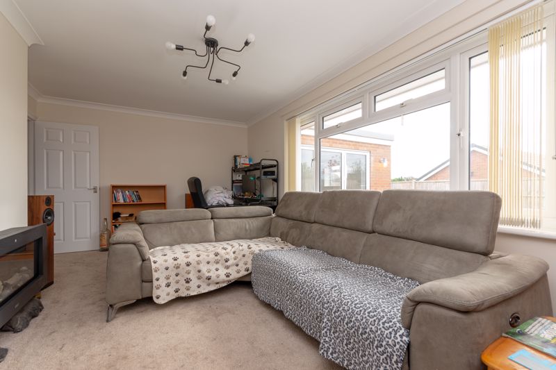 2 bed bungalow to rent in Stiby Road, Yeovil 2