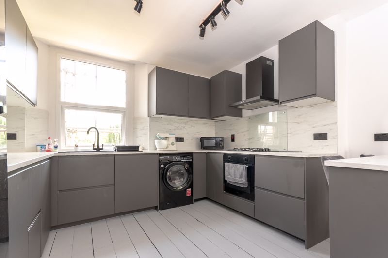 1 bed to rent in Water Street, Martock  - Property Image 2