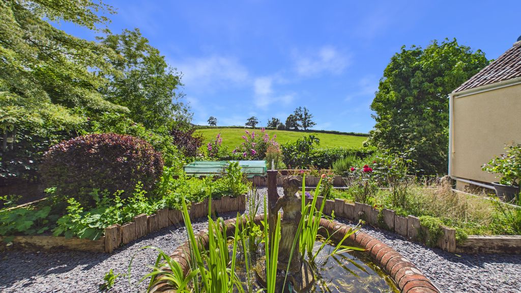 3 bed cottage for sale in Clay Lane, Ilminster 64