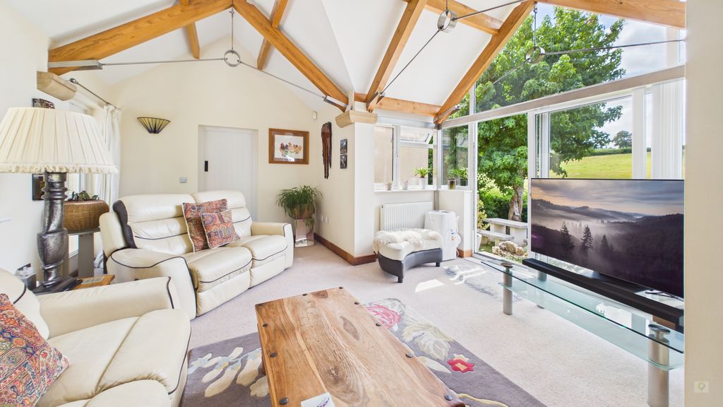 3 bed cottage for sale in Clay Lane, Lower Chillington 2