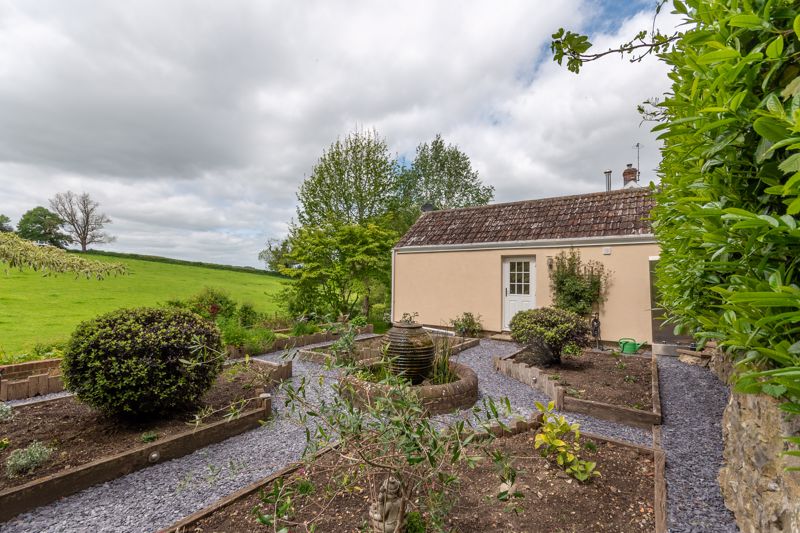 3 bed cottage for sale in Clay Lane, Ilminster 38